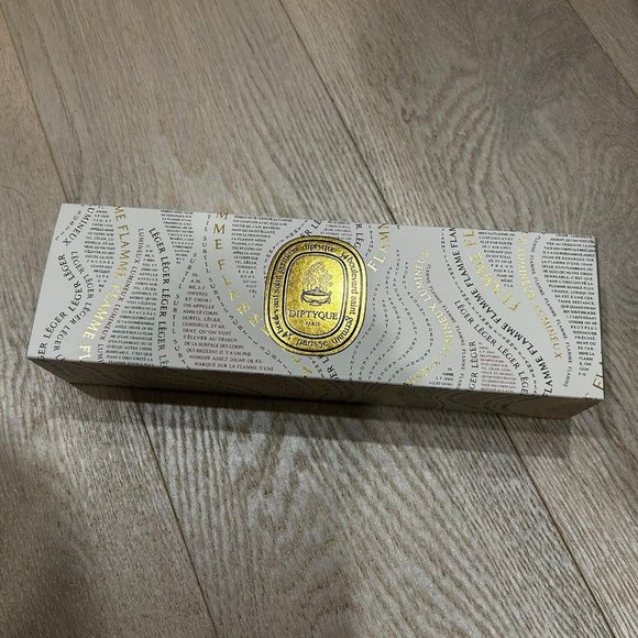 SOLD Diptyque Mini 5-Piece Candle Holiday Gift Set - Picture 2 of 4